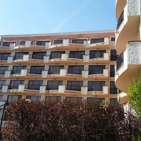 In River Park アパート