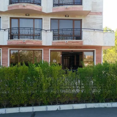 アパート In River Park