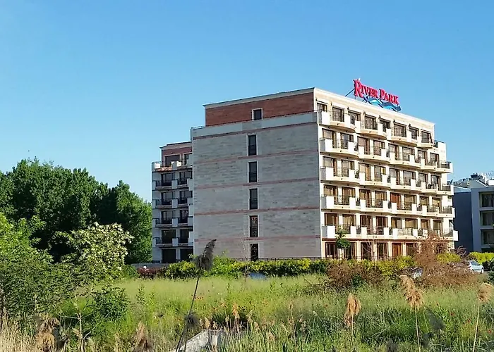 アパート In River Park *